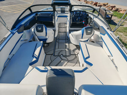 2018 Scarab 215