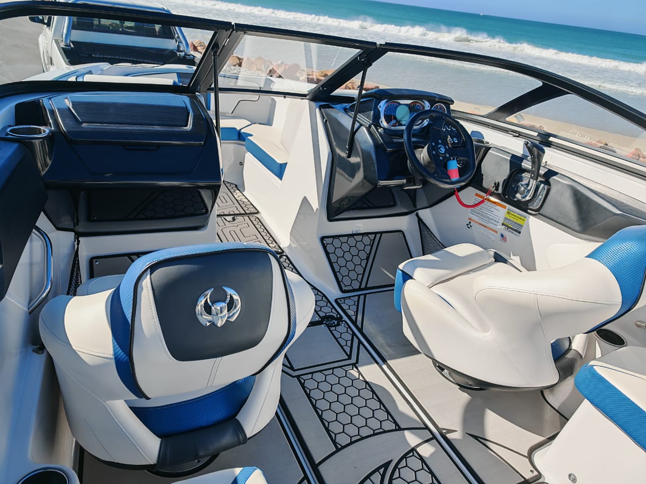 2018 Scarab 215