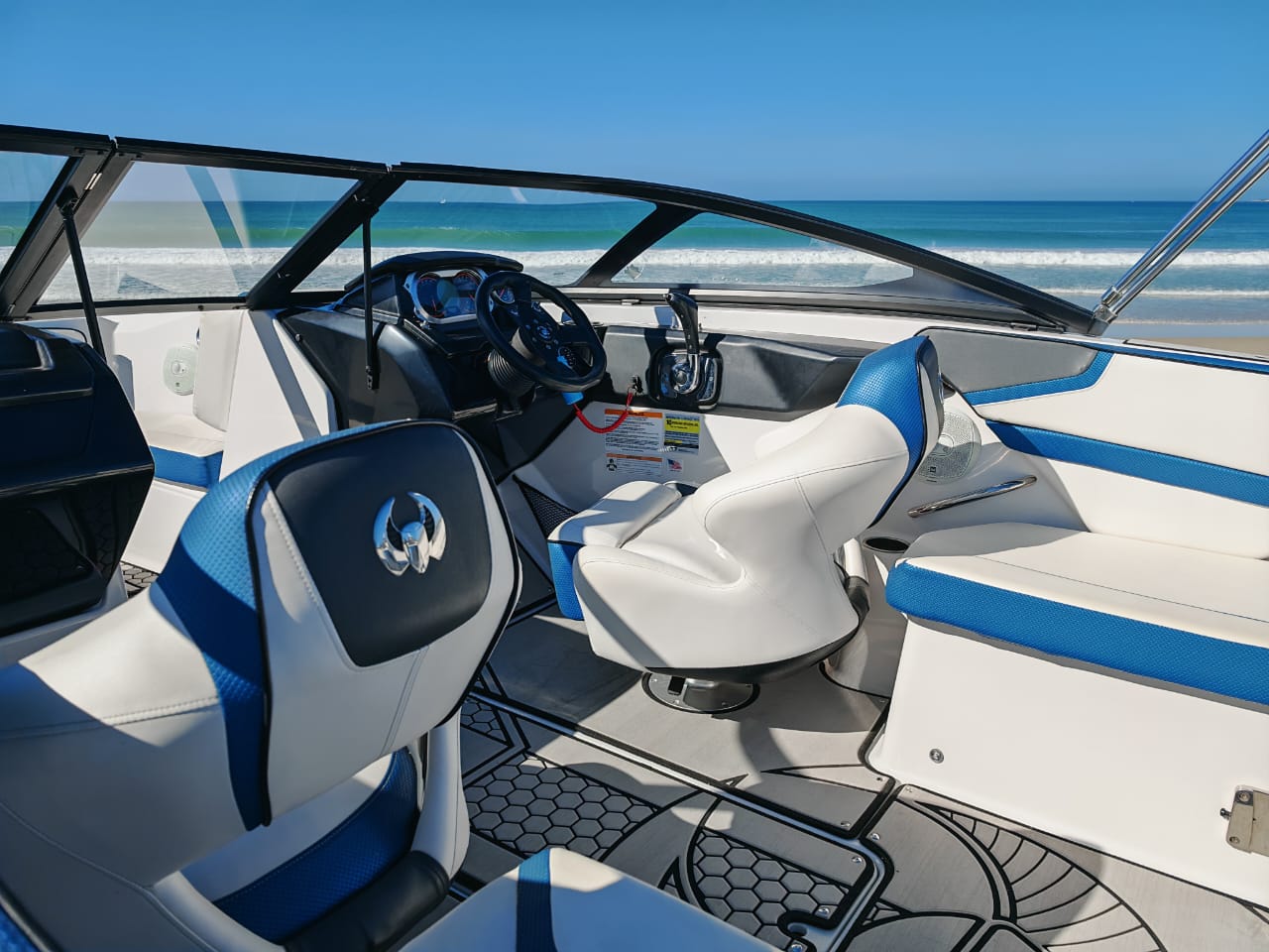 2018 Scarab 215