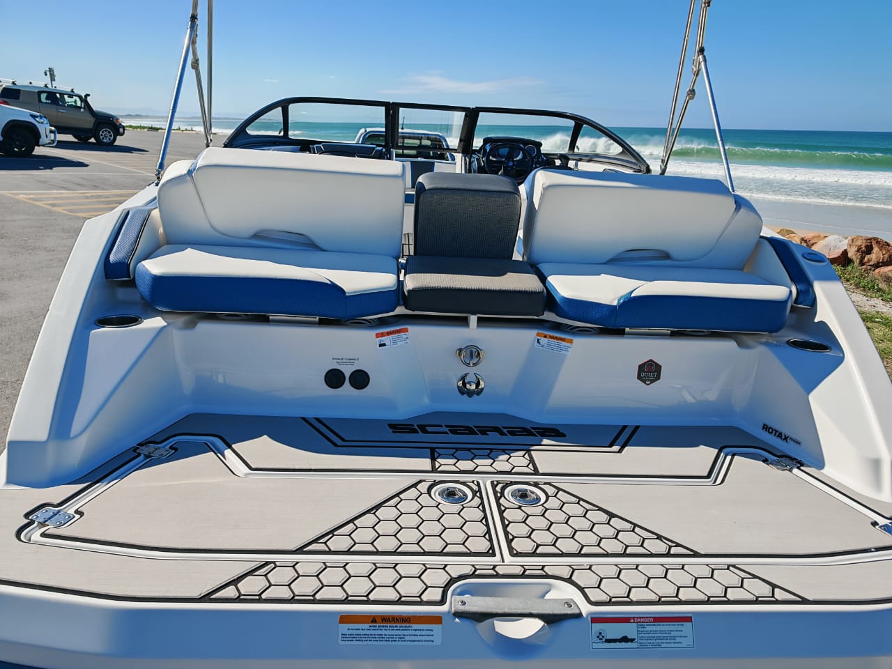 2018 Scarab 215